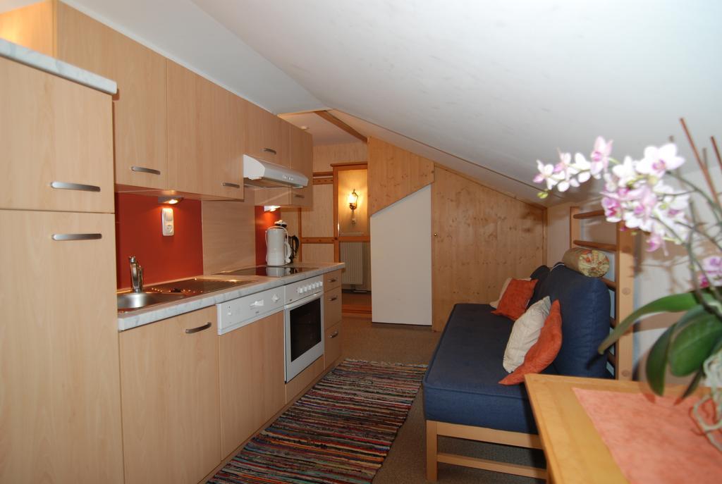 Ferienwohnung Pension Tirol 비클바흐 객실 사진